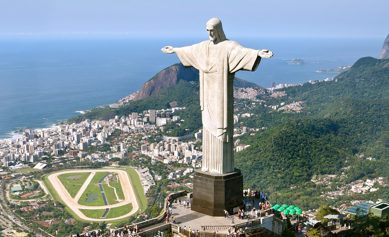 活気あるブラジルの首都リオデジャネイロ
