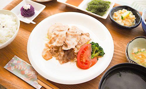 あぐー豚を使った肉料理の「創作ランチ」