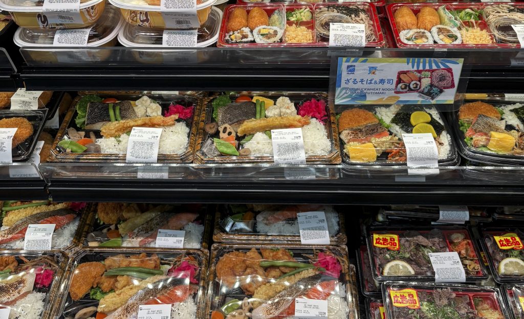 日本スタイルのお弁当にほっとします